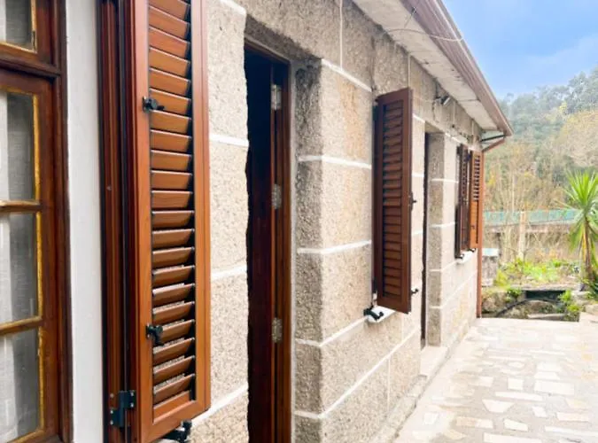 Casinha Ponte Nova * Moncao